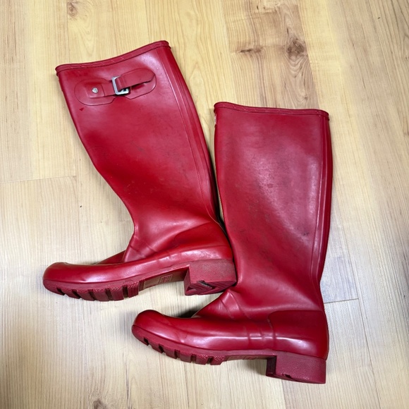 Women's Size 6 Tall Red Hunter Rain Boots Casual Outdoor Rubber bin - Picture 3 of 12